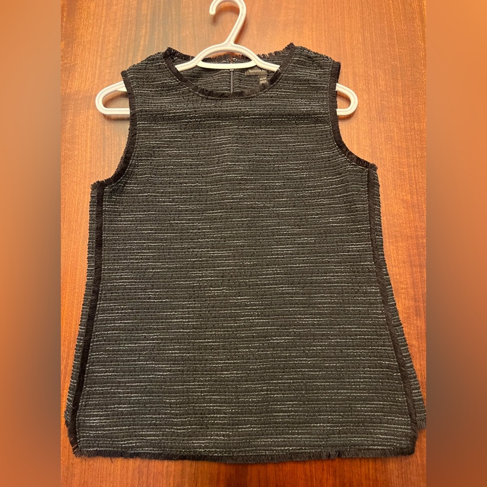 Banana Republic sleeveless blouse shirt top